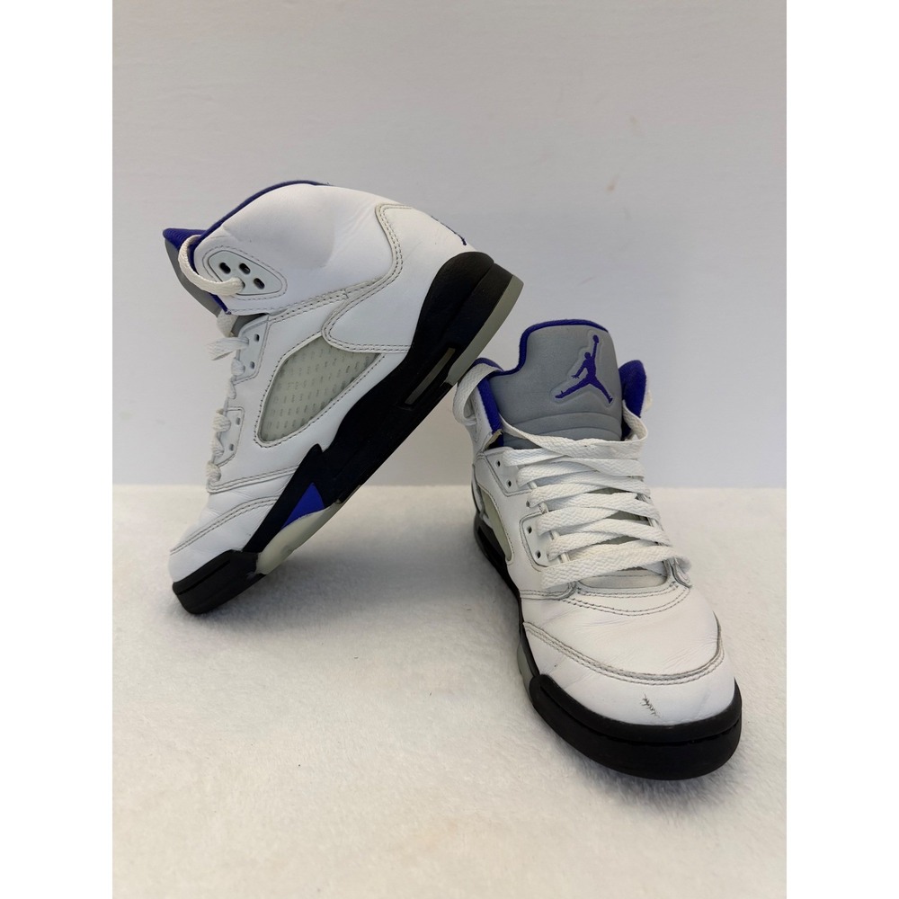 Jordan 5 Youth size 5Y Retro Grapes Dark Concord White Nike Air Shoes streetwear
